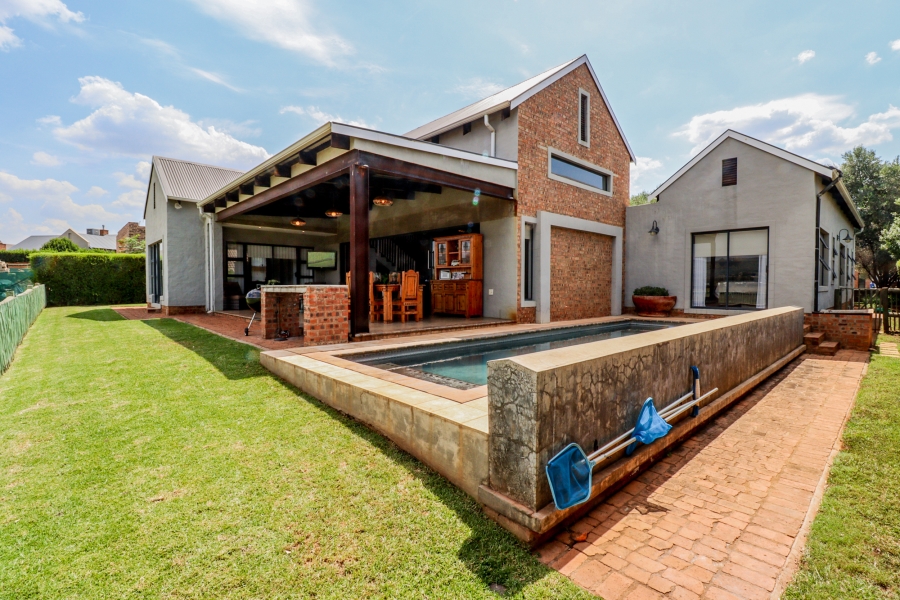 4 Bedroom Property for Sale in The Coves North West